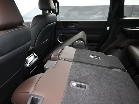 Used 2026 Nissan Armada Platinum Reserve w/ Convenience Package AWD/4WD image 24
