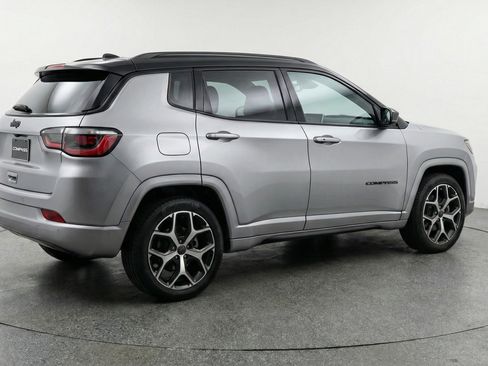 Used 2025 Jeep Compass Limited AWD/4WD image 9