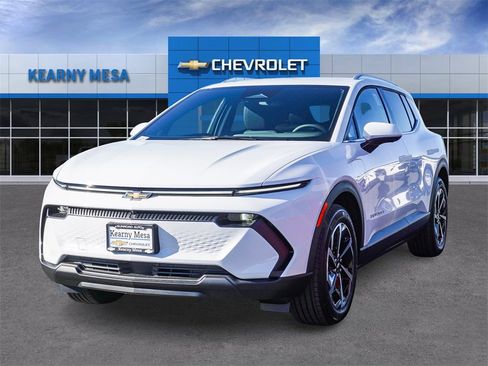 New 2026 Chevrolet Equinox EV LT image 3