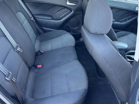 Used 2018 Kia Forte LX image 17
