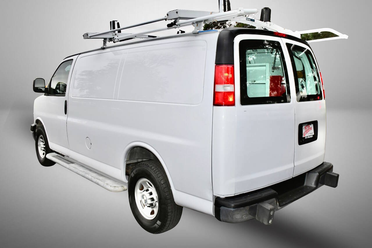 Used 2021 Chevrolet Express 2500 w/ Driver Convenience Package RWD image 5