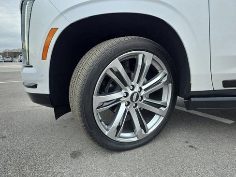 Certified 2025 Cadillac Escalade ESV Sport Platinum image 33