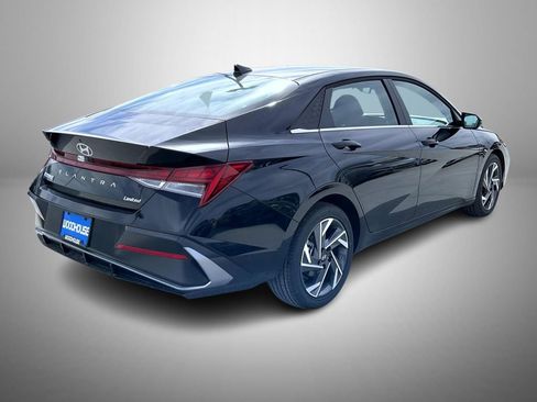 New 2026 Hyundai Elantra Limited image 5