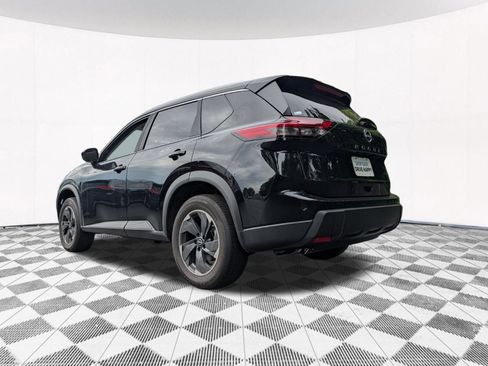 Used 2024 Nissan Rogue SV w/ SV Premium Package FWD image 12