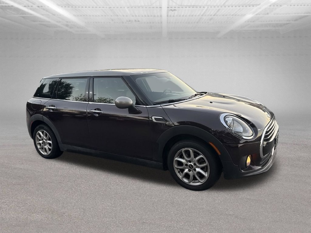 Used 2017 MINI Cooper Clubman FWD image 2