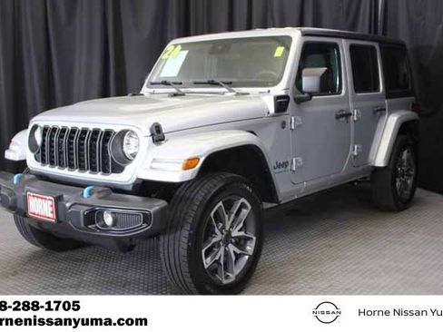 Used 2024 Jeep Wrangler Unlimited AWD/4WD image 3