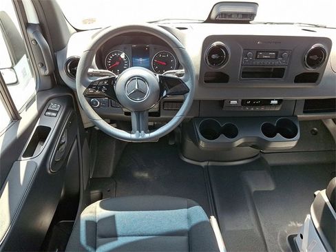 New 2025 Mercedes-Benz Sprinter 2500 image 12