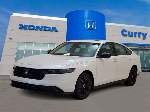 Used 2025 Honda Accord SE image 1