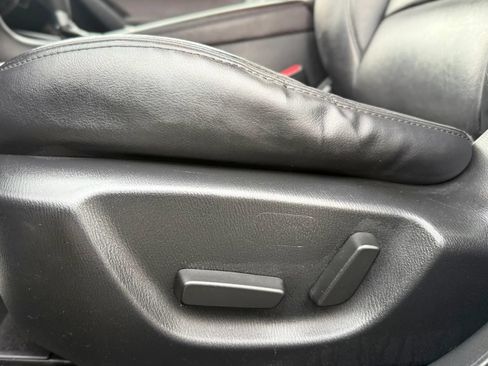 Used 2017 MAZDA MAZDA3 Touring FWD image 24