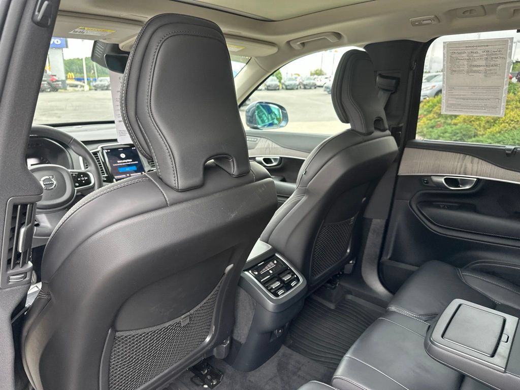 Certified 2024 Volvo XC90 B6 Ultimate w/ Protection Package Premier AWD/4WD image 37