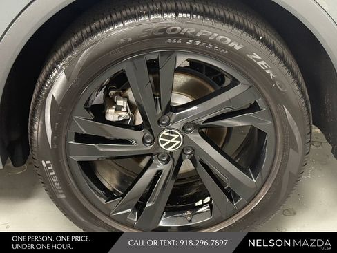 Used 2024 Volkswagen Tiguan SE R-Line AWD/4WD image 14