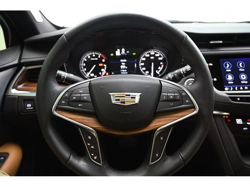 Used 2024 Cadillac XT5 Premium Luxury image 12