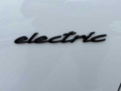 New 2026 Porsche Macan 4 Electric AWD/4WD image 35