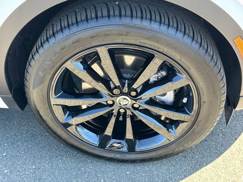 Used 2024 Jaguar E-PACE R-Dynamic SE image 7