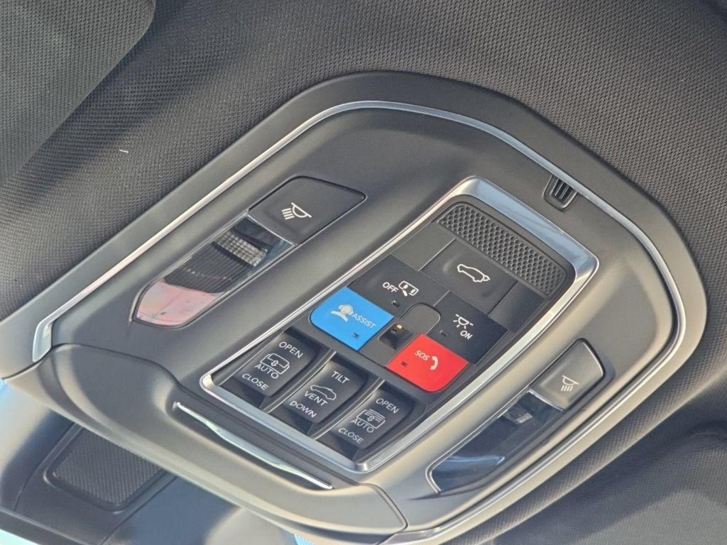 New 2026 Jeep Grand Cherokee L Limited AWD/4WD image 34