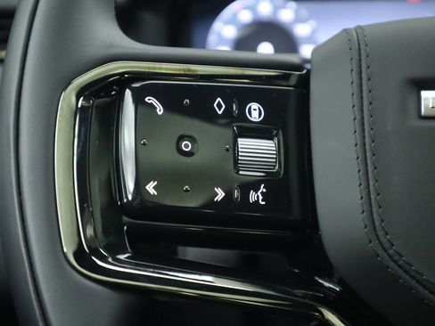 Certified 2026 Land Rover Range Rover Velar Dynamic SE image 11