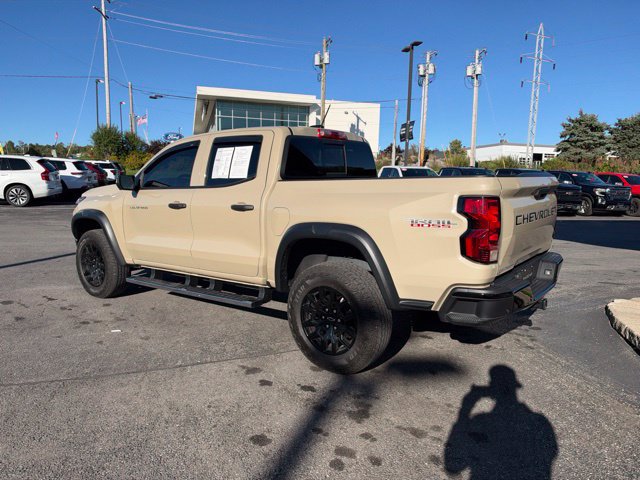 Used 2024 Chevrolet Colorado Trail Boss w/ Technology Package AWD/4WD image 3