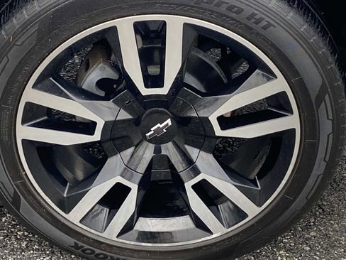 Used 2018 Chevrolet Tahoe LT w/ RST Edition image 28