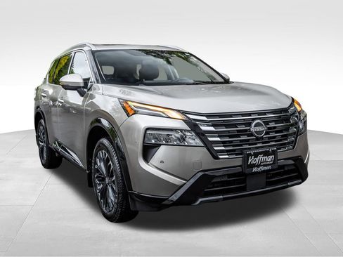 Used 2024 Nissan Rogue Platinum w/ Platinum Premium Package AWD/4WD image 2