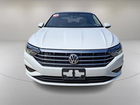 Used 2019 Volkswagen Jetta SE w/ Cold Weather Package FWD image 3