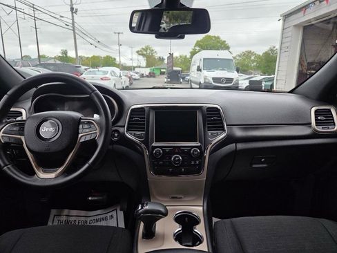 Used 2014 Jeep Grand Cherokee Laredo w/ 18" Wheel & 8.4" Radio Group AWD/4WD image 17
