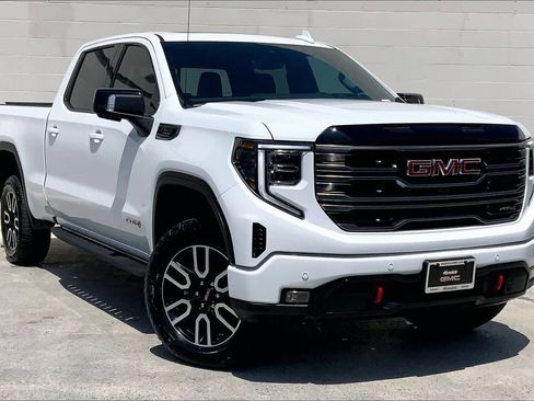Used 2025 GMC Sierra 1500 AT4 w/ AT4 Premium Package AWD/4WD image 22