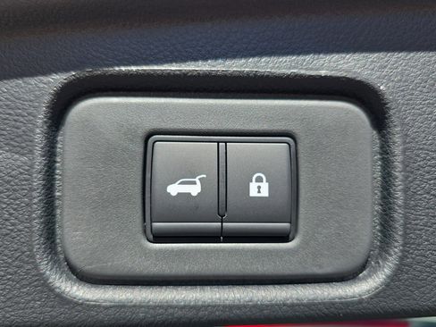 New 2025 Nissan Pathfinder SV image 14