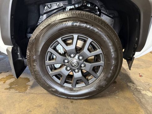 Used 2025 Toyota 4Runner SR5 image 29