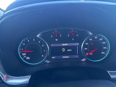 Used 2023 Chevrolet Traverse LT FWD image 13