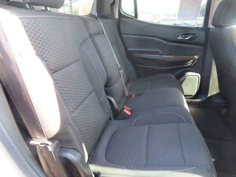 Used 2019 GMC Acadia SLE image 40