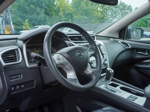 Used 2018 Nissan Murano SL w/ Moonroof Package AWD/4WD image 12