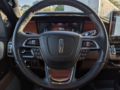 Used 2024 Lincoln Navigator L Reserve image 29