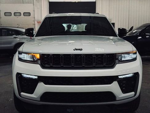 New 2026 Jeep Grand Cherokee L Limited AWD/4WD image 2