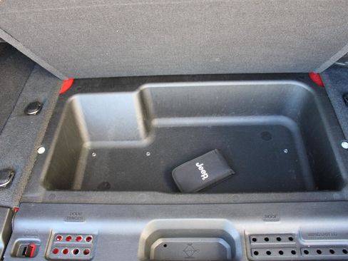 Certified 2022 Jeep Wrangler Unlimited Sport image 28