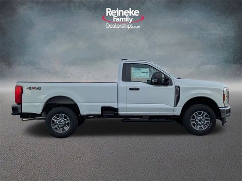 New 2025 Ford F350 XLT image 4