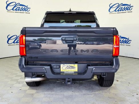 Used 2024 Toyota Tacoma TRD Sport AWD/4WD image 4