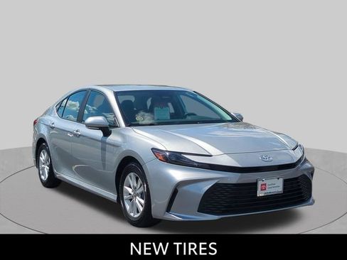 Certified 2025 Toyota Camry LE FWD image 3