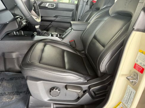 Used 2025 Ford Bronco Big Bend AWD/4WD image 4