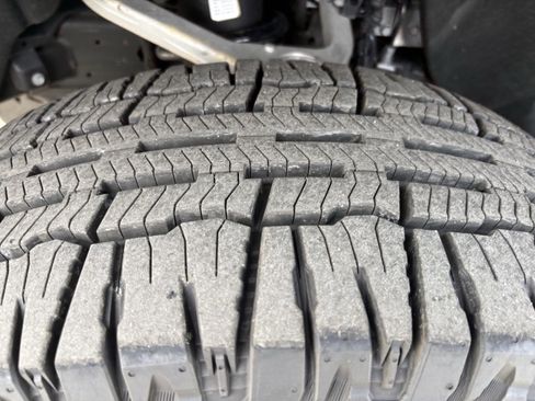 Used 2024 GMC Sierra 1500 AT4 w/ Technology Package image 12