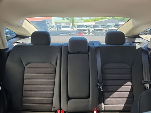 Used 2020 Ford Fusion SE FWD image 28