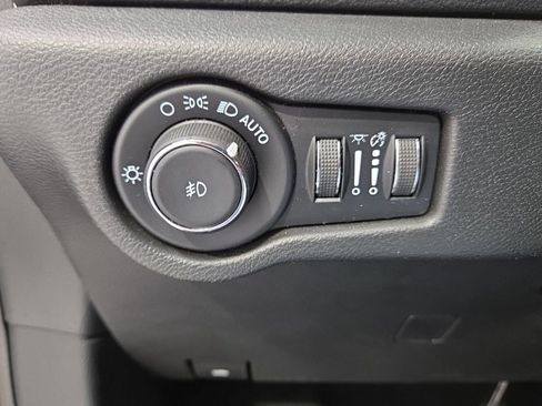Used 2023 Chrysler Pacifica Touring-L w/ S Appearance Package FWD image 25