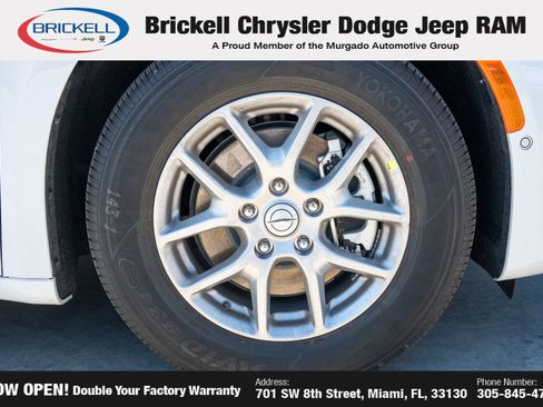 New 2026 Chrysler Pacifica Select image 40