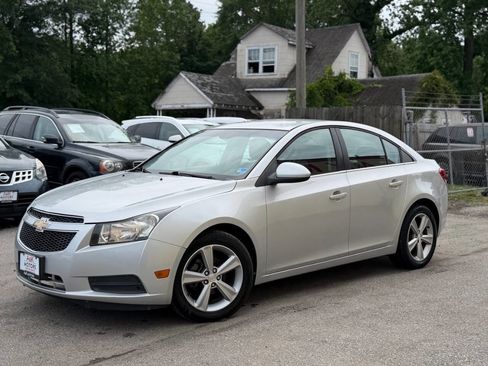 Used 2011 Chevrolet Cruze LT FWD image 2
