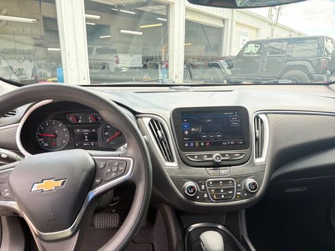 Used 2023 Chevrolet Malibu LT FWD image 20