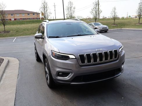 Used 2020 Jeep Cherokee Limited image 5