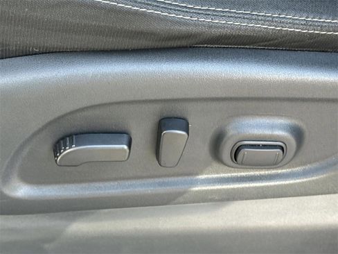 Certified 2017 Nissan Titan SV image 29