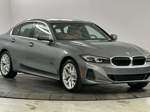 Used 2025 BMW 330i Sedan w/ Premium Package image 9