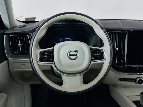 Used 2023 Volvo XC60 B5 Core FWD image 18