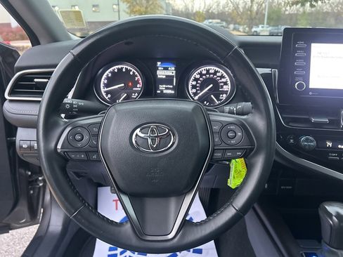 Used 2024 Toyota Camry SE image 14