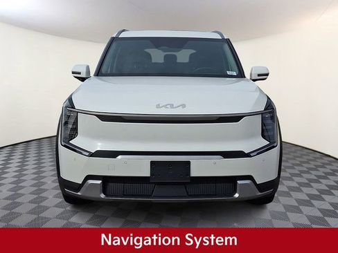 Certified 2024 Kia EV9 Wind image 2